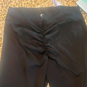 Zyia black scrunchy whats leggings